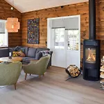 5 Bedroom Stunning In Passebekk Nyaraló Omholt