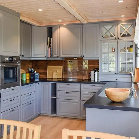 Cozy In Passebekk With Kitchen Holiday home Omholt